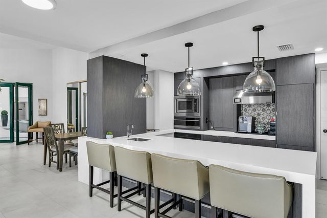 100 SE 5th Avenue 107, Boca Raton, FL 33432
