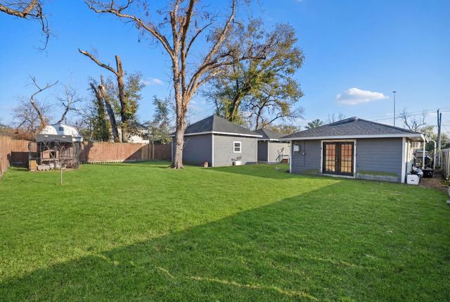 4522 Randwick Drive, Houston, TX 77092