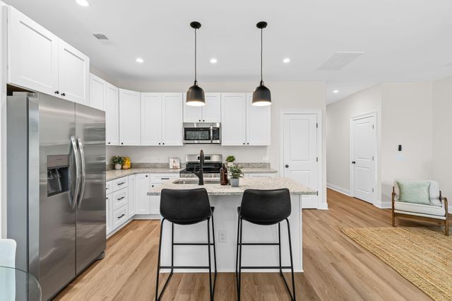 2017 Hampton Avenue, North Charleston, SC 29405