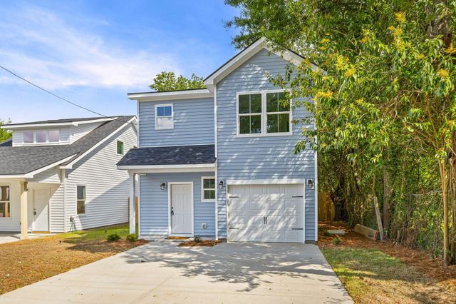 2017 Hampton Avenue, North Charleston, SC 29405