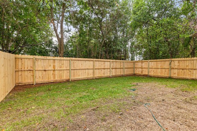 2017 Hampton Avenue, North Charleston, SC 29405