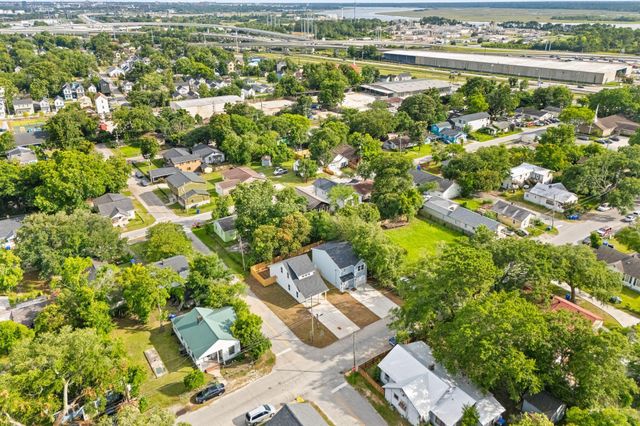 2017 Hampton Avenue, North Charleston, SC 29405