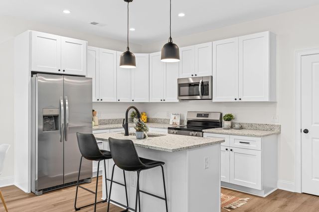 2017 Hampton Avenue, North Charleston, SC 29405