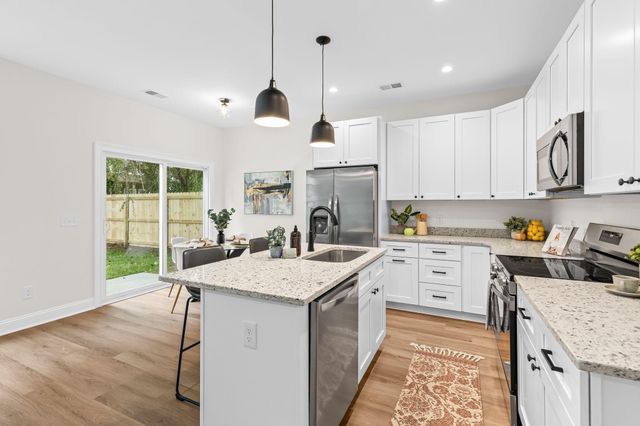 2017 Hampton Avenue, North Charleston, SC 29405