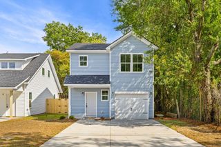 2017 Hampton Avenue, North Charleston, SC 29405