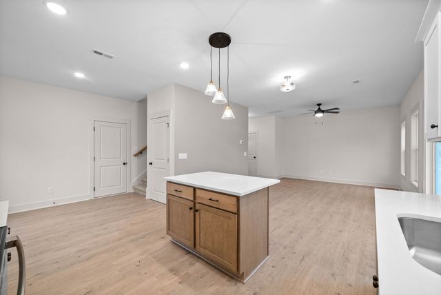 193 Dewberry Ct, Clarksville, TN 37042