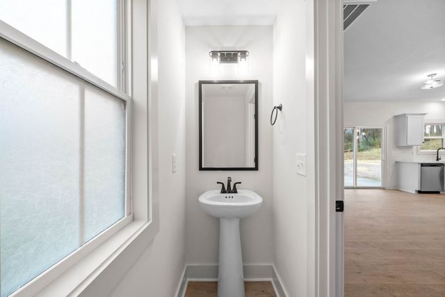 193 Dewberry Ct, Clarksville, TN 37042