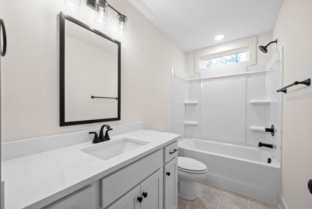 193 Dewberry Ct, Clarksville, TN 37042