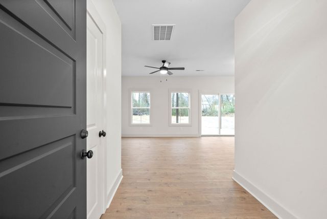 193 Dewberry Ct, Clarksville, TN 37042