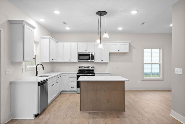 193 Dewberry Ct, Clarksville, TN 37042