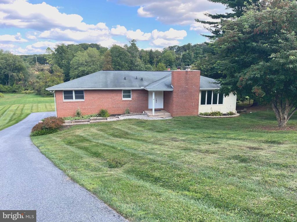 1659 SAINT PAUL ST, Hampstead, MD 21074