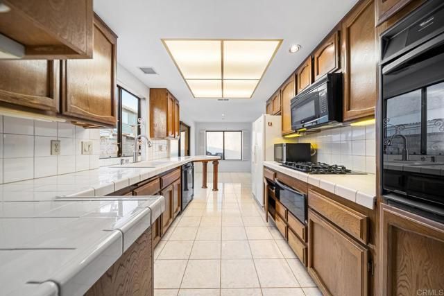 3865 Hibiscus Circle, Carlsbad, CA 92008