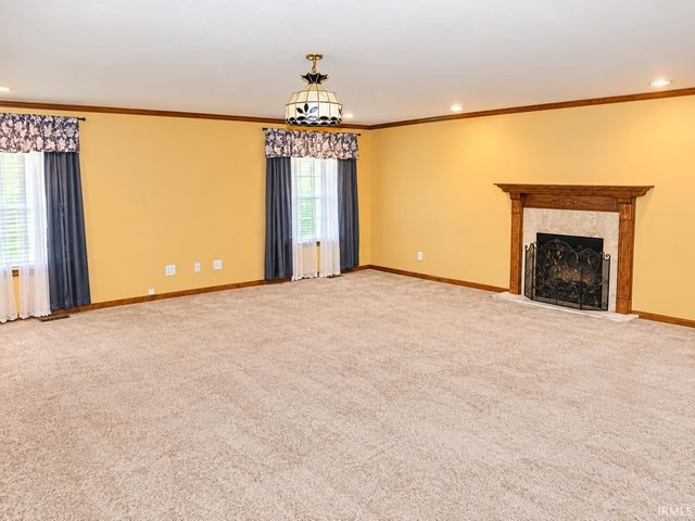 679 E Indiana Avenue, Spencer, IN 47460