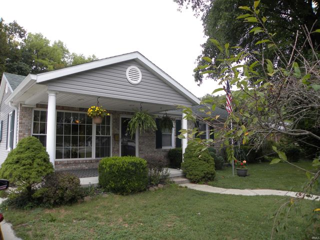 679 E Indiana Avenue, Spencer, IN 47460