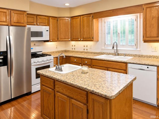 679 E Indiana Avenue, Spencer, IN 47460