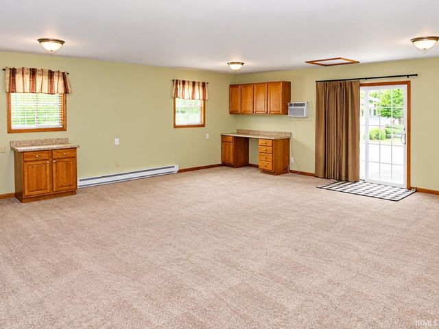679 E Indiana Avenue, Spencer, IN 47460