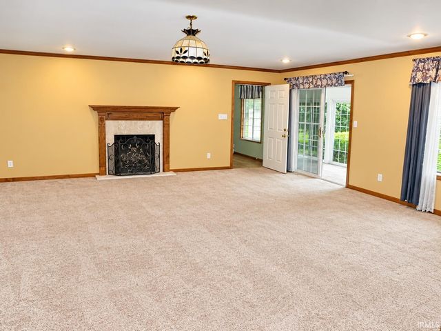 679 E Indiana Avenue, Spencer, IN 47460