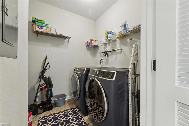 522 Knolls Dr Unit 306, Newport News, VA 23602