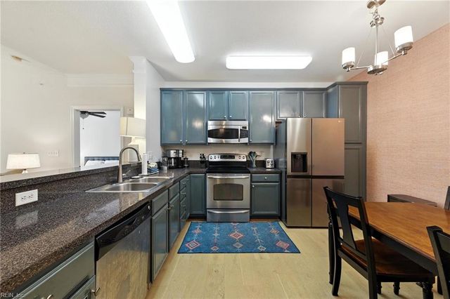 522 Knolls Dr Unit 306, Newport News, VA 23602