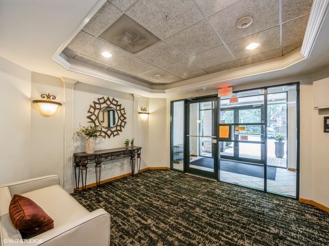 11 S Wille Street 201, Mount Prospect, IL 60056