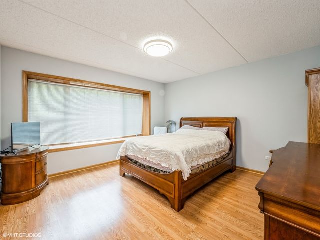 11 S Wille Street 201, Mount Prospect, IL 60056