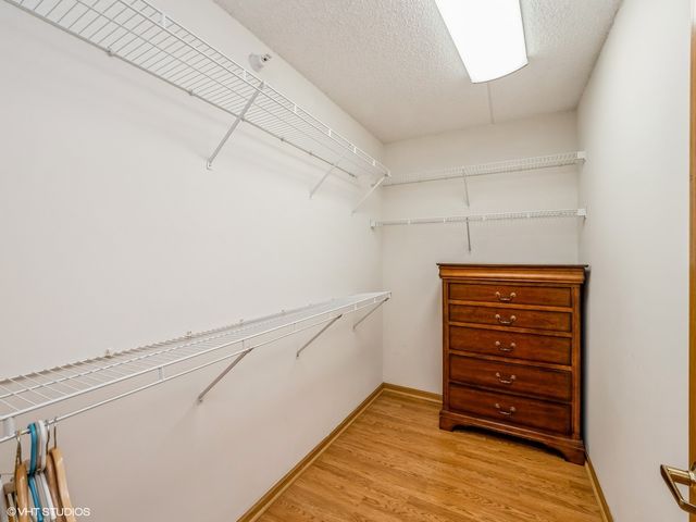 11 S Wille Street 201, Mount Prospect, IL 60056