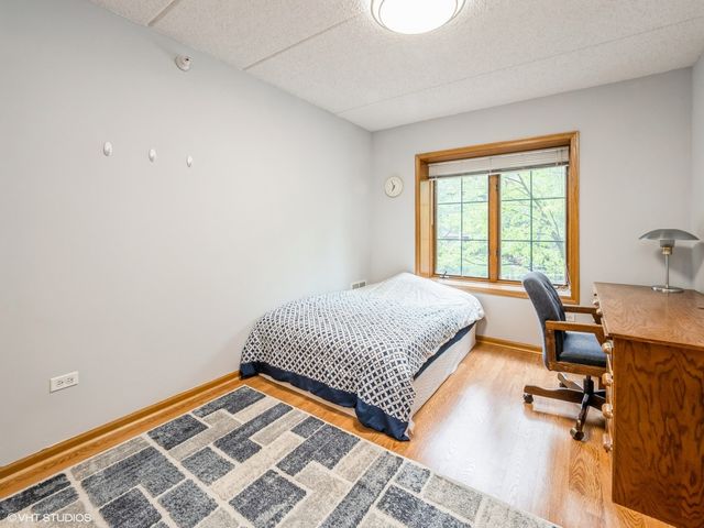 11 S Wille Street 201, Mount Prospect, IL 60056