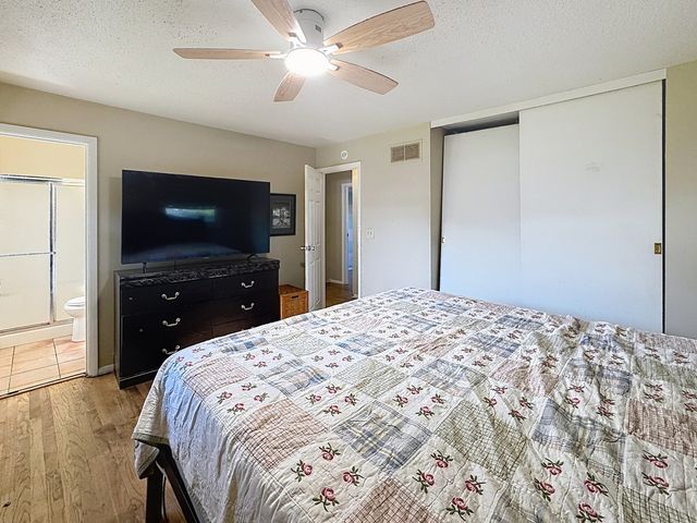 2507 N Hazelwood Avenue, Davenport, IA 52804