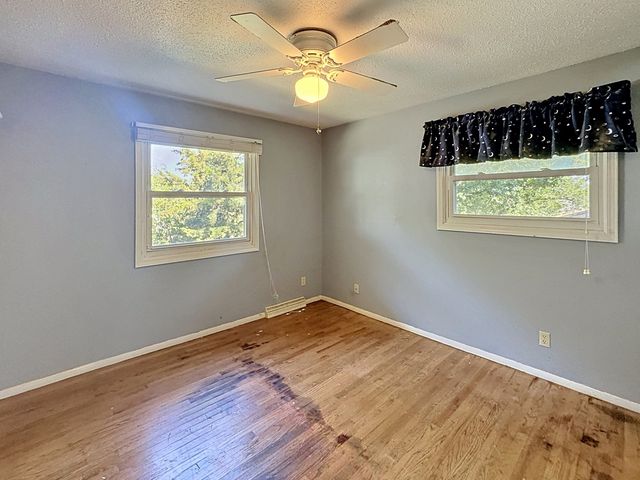 2507 N Hazelwood Avenue, Davenport, IA 52804