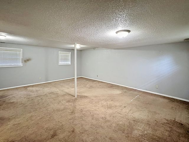 2507 N Hazelwood Avenue, Davenport, IA 52804