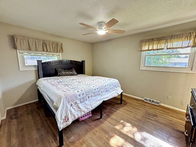 2507 N Hazelwood Avenue, Davenport, IA 52804