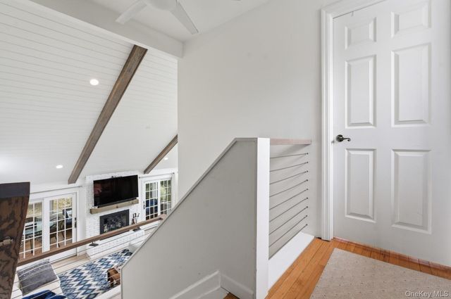 1 Canal Way, Hampton Bays, NY 11946