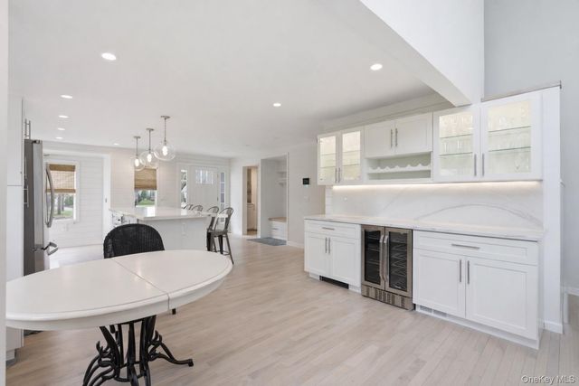 1 Canal Way, Hampton Bays, NY 11946