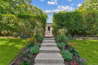 29 Squiretown Road D, Hampton Bays, NY 11946