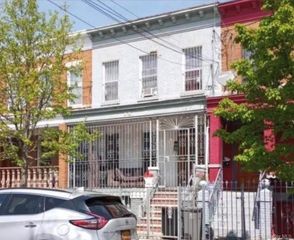 555 Pine Street 2nd Floor, Brooklyn, NY 11208