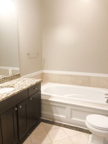 3319 N Southport Avenue, Chicago, IL 60657