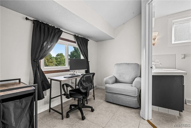 17 Birchwood Cmn, Lancaster, NY 14086