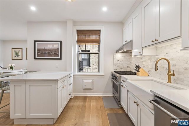 1000 Hudson Street 204, Hoboken, NJ 07030