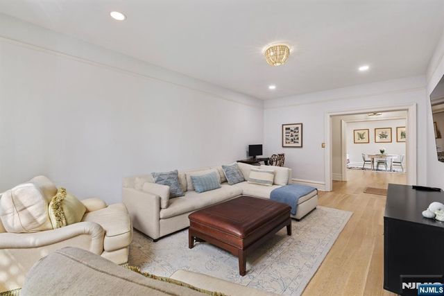1000 Hudson Street 204, Hoboken, NJ 07030
