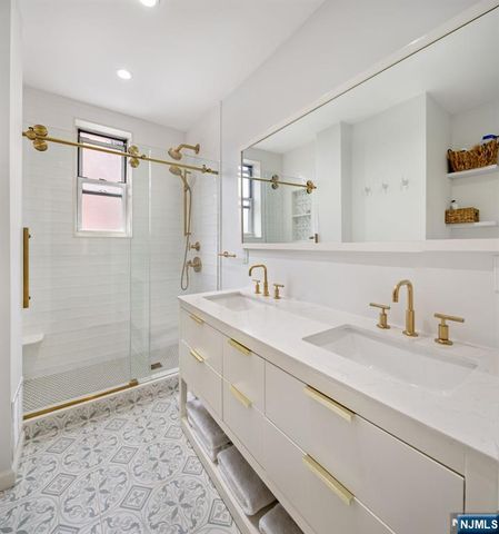 1000 Hudson Street 204, Hoboken, NJ 07030
