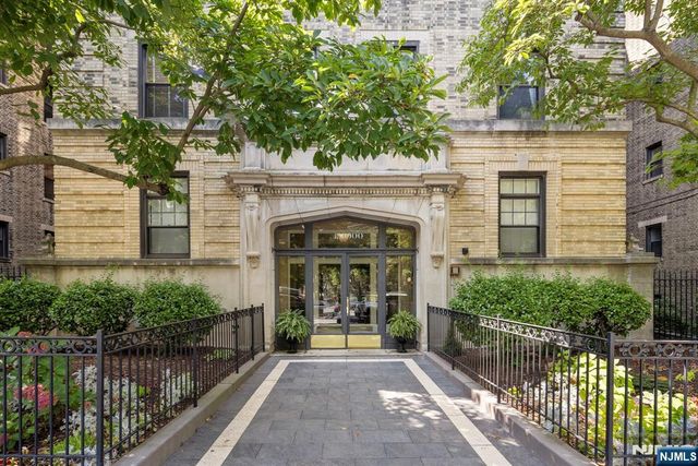 1000 Hudson Street 204, Hoboken, NJ 07030