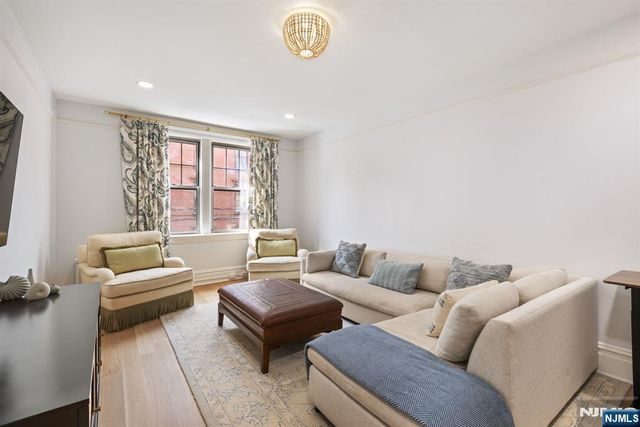 1000 Hudson Street 204, Hoboken, NJ 07030