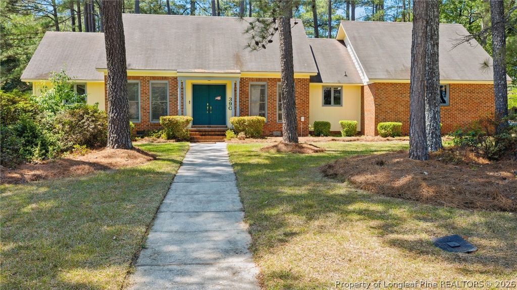 390 Hilliard Drive, Fayetteville, NC 28311 — exterior