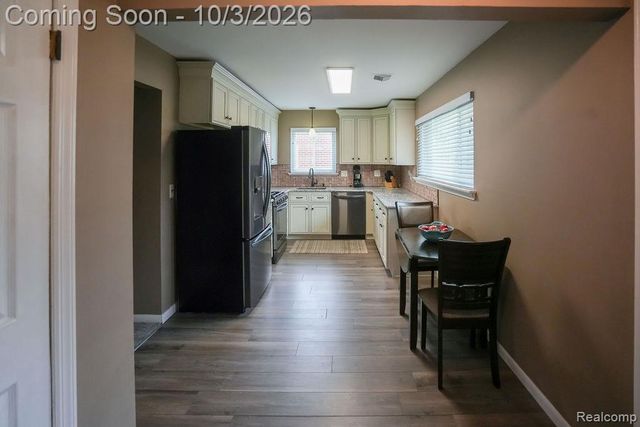6542 Sunset Street, Garden City, MI 48135