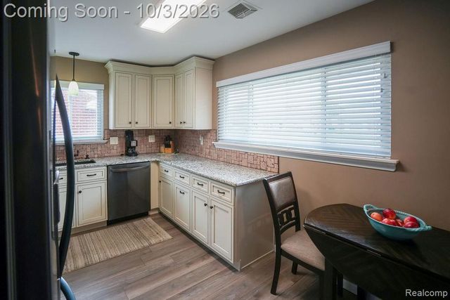 6542 Sunset Street, Garden City, MI 48135