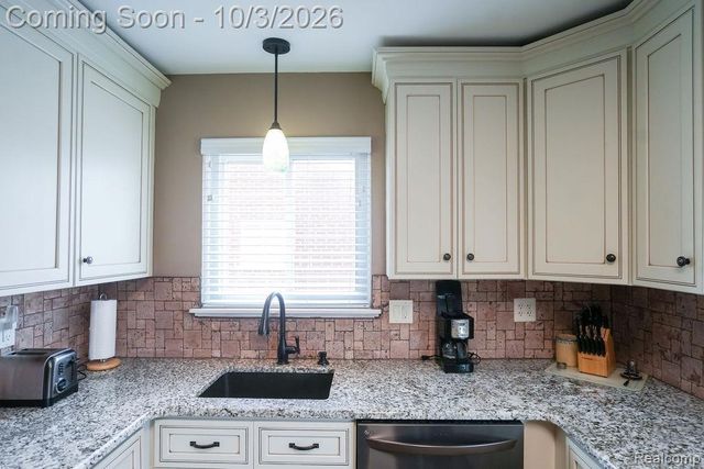 6542 Sunset Street, Garden City, MI 48135