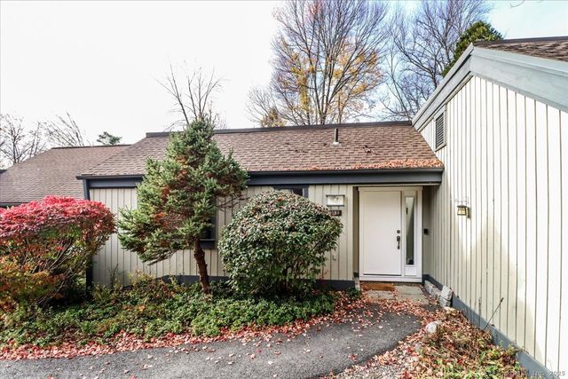 929 Heritage Village B, Southbury, CT 06488