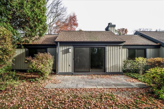 929 Heritage Village B, Southbury, CT 06488