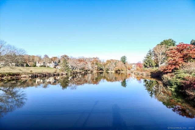 929 Heritage Village B, Southbury, CT 06488