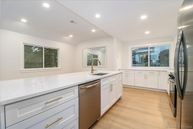 929 Heritage Village B, Southbury, CT 06488